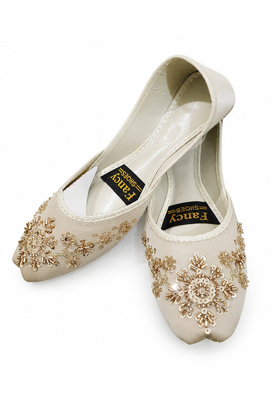 Cream Snowflake Khussa